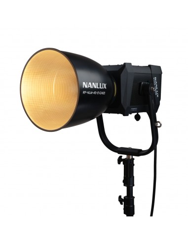 Foco Nanlux Evoke 2400B  Bi-color Spot Light
